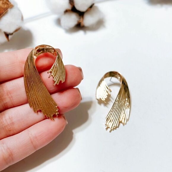 Textured geo dangle stud earrings N304 - Picture 4 of 5